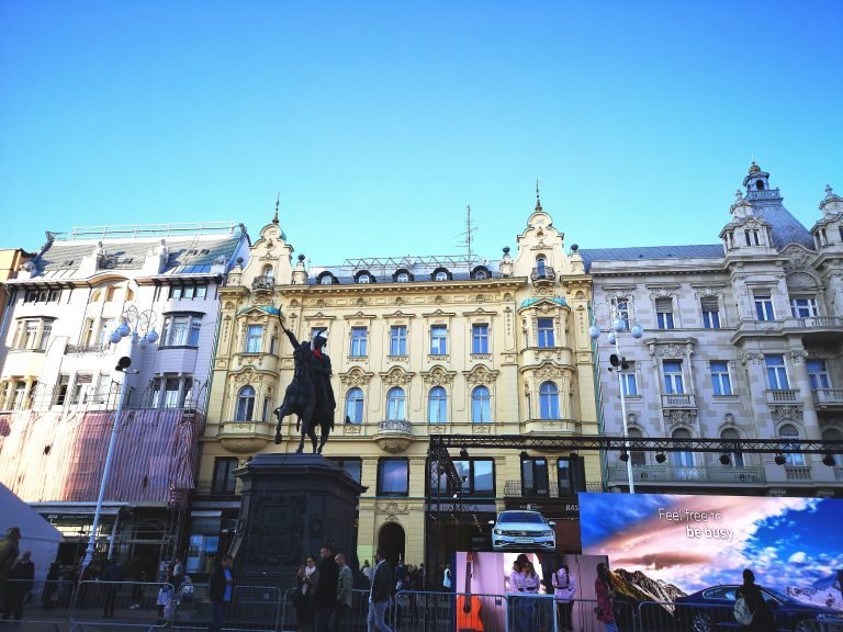 POSETITE ZAGREB SA NAMA