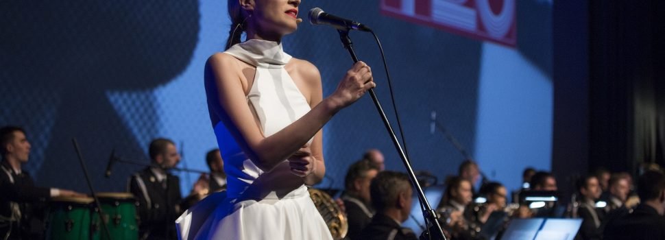 Jelena Gavrilović otvorila FEST legendarnim numerama