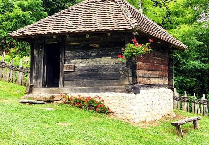 PUTEVIMA TRADICIJE KROZ SRBIJU