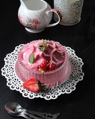 Idealna poslastica: Mousse (mus) od jagoda sa mentom