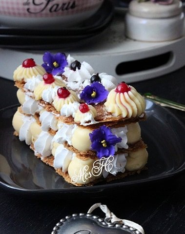 Francuski mille-feuille (milfoj – hiljadu listića kolač)