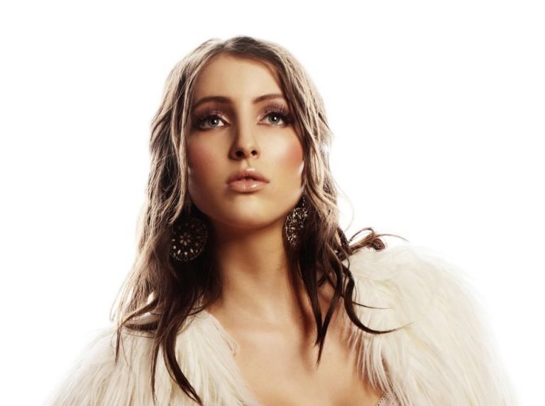 Jovana Šipčić uspešna preduzetnica osniva Klub mama preduzetnica koji za cilj ima smanjenje nasilja nad ženama i jačenje figure majke u društvu