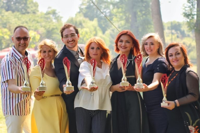 Vidovdanska priznanja u rukama zvezda Radio Beograda!