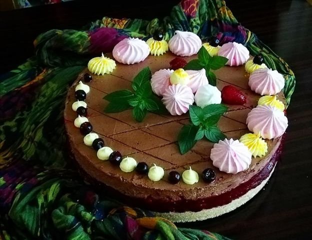 Ganache torta sa želeom od crvenog voća