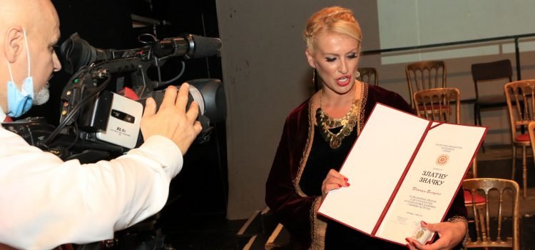 NJENE REČI RASPLAKALE SU PUBLIKU U NARODNOM POZORIŠTU!