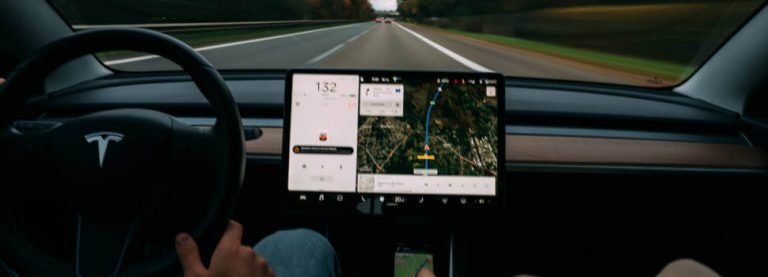 Oprema za mobilne telefone koja će vam biti korisna tokom vožnje