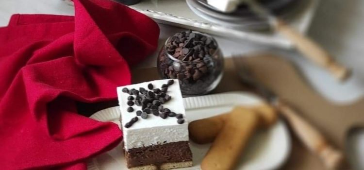 Kremaste griz kocke