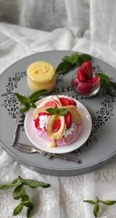 Poslastica za nedeljno popodne: Mini Pavlove tortice