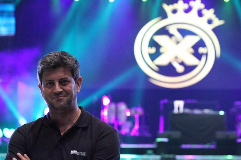 On briše jezičke barijere! Na radost slušalaca snimio kultnu pesmu!