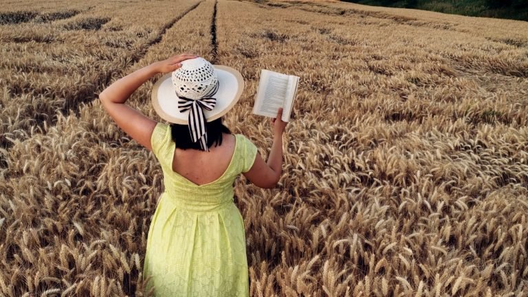 Bukstagrameri preporučuju: Šta čitati ovog leta?