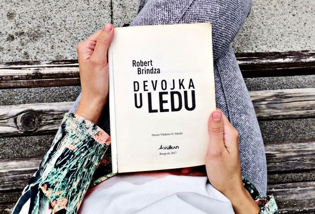 Čitamo: „Devojka u ledu“ – Robert Brindža
