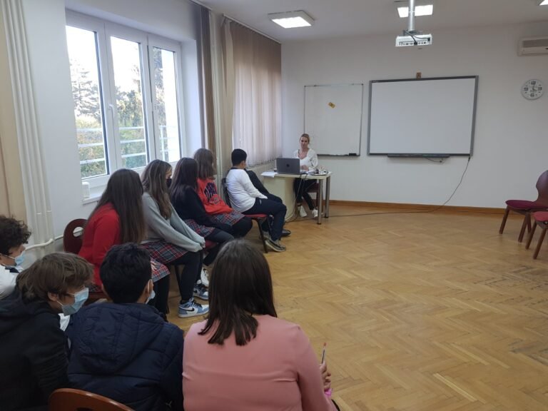 Umesto Sajma knjiga, čitalačka radionica ! Pesnikinjin poklon najmlađima!