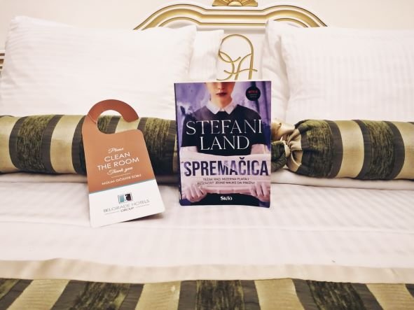 Čitamo: “Spremačica” – Stefani Land