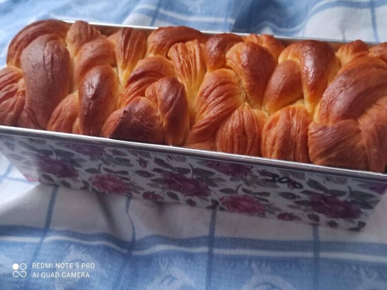 Danas vam donosimo recept za  francuski lisnati brioche (brioš)