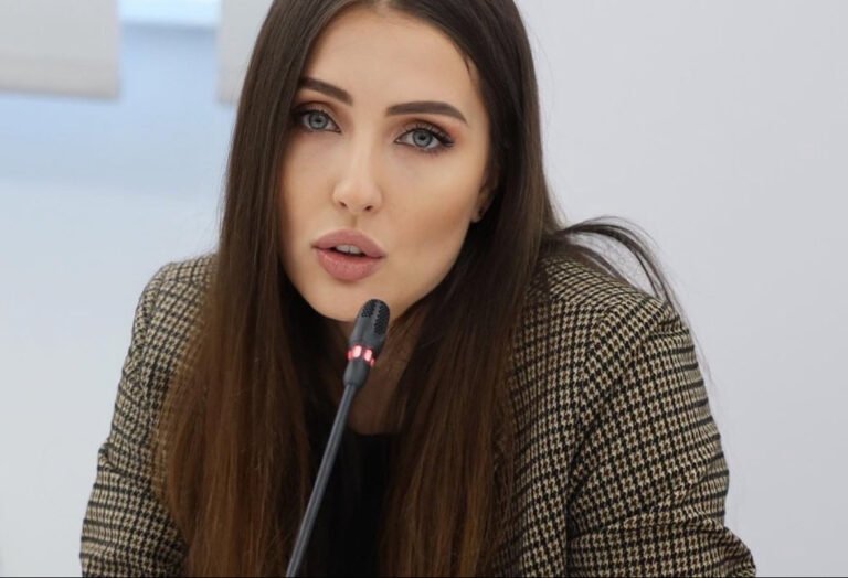 Privredna komora pokrenula posebnu podršku mamama preduzetnicama! Direktorka Simanić “Majke su stub porodice, a porodica stub države”